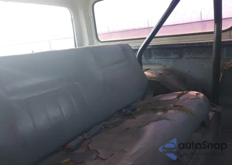 1989 Chevrolet Blazer V10 from USA, damaged, VIN 1GNEV18K2KF126970